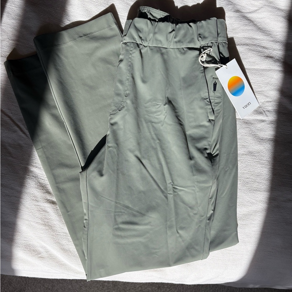 Vuori Miles Ankle Pants in Pistachio
